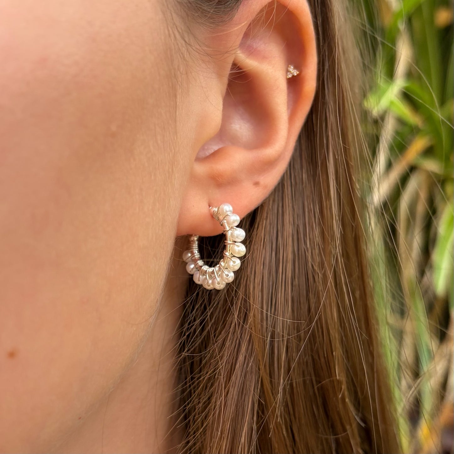 *Freshwater Pearl Mini Hoop Beaded Earrings (Silver)