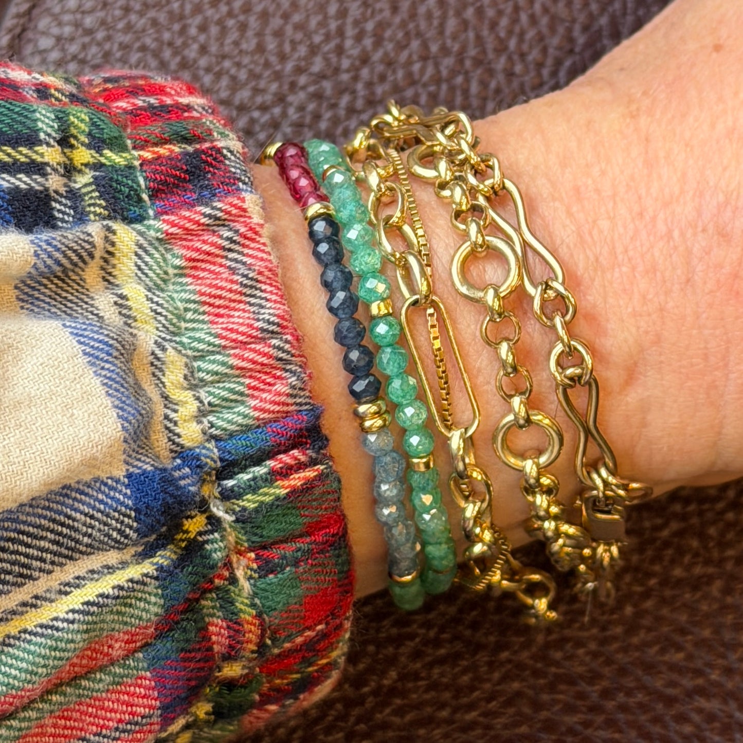 Bright Mint Jade & Single Gold Nugget Stretchy Gemstone Bracelet
