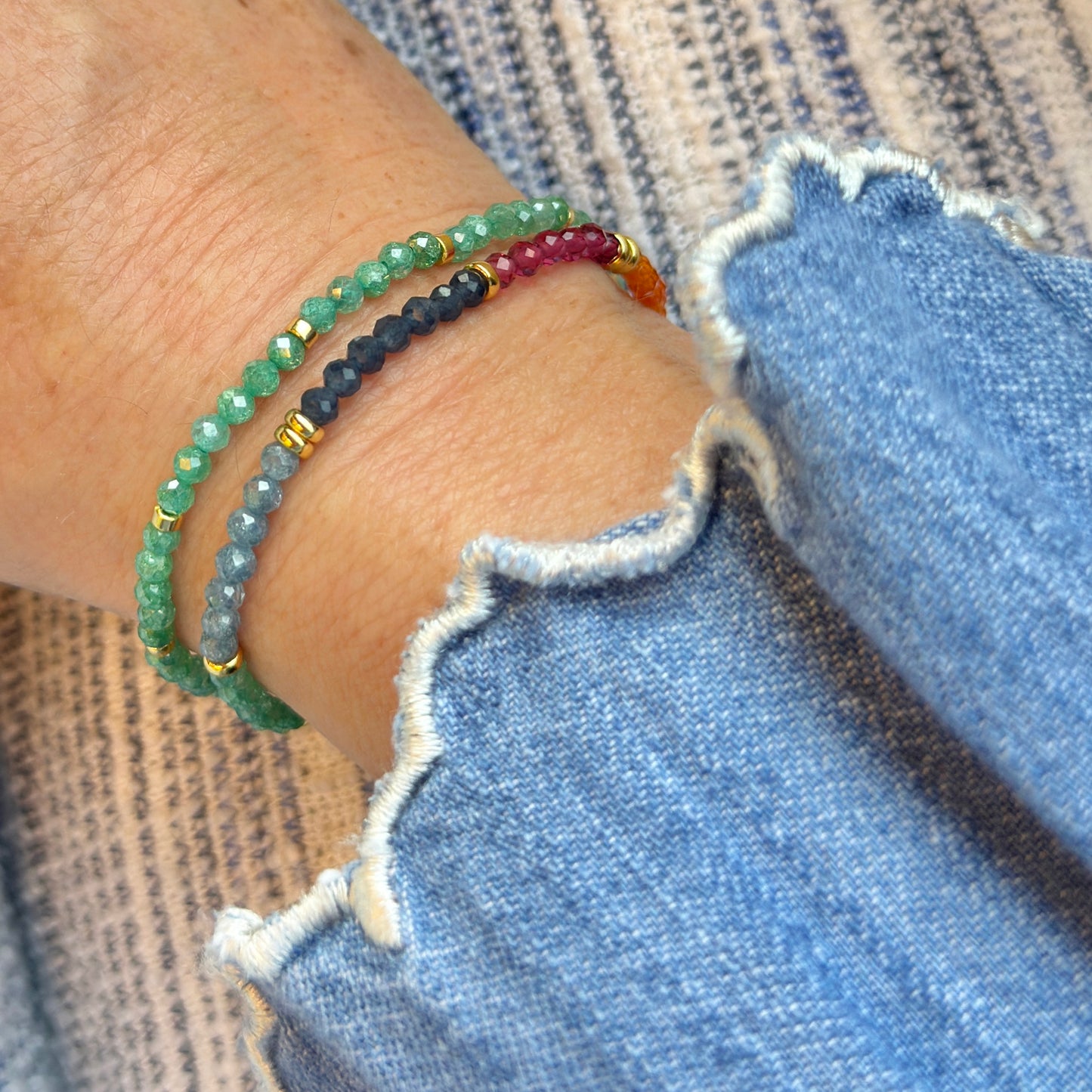 Bright Mint Jade & Single Gold Nugget Stretchy Gemstone Bracelet