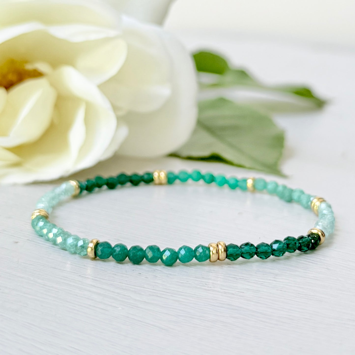 Green Jade Ombré & Gold Nugget Stretchy Gemstone Bracelet