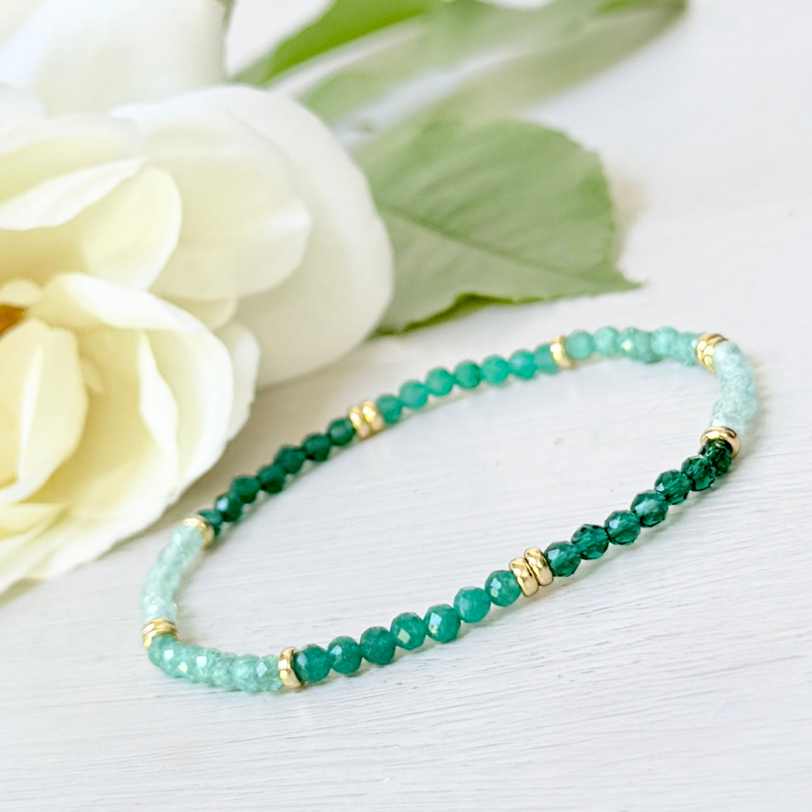 Green Jade Ombré & Gold Nugget Stretchy Gemstone Bracelet