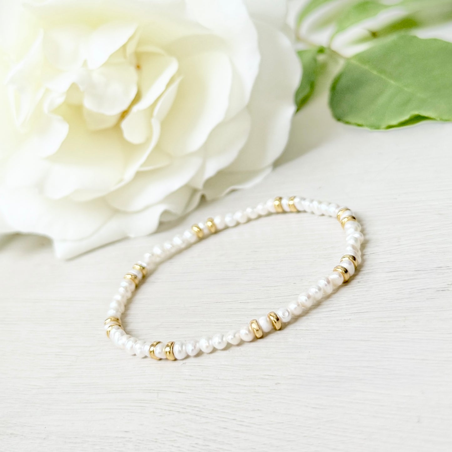 Freshwater Pearl & Double Gold Nugget Stretchy Gemstone Bracelet