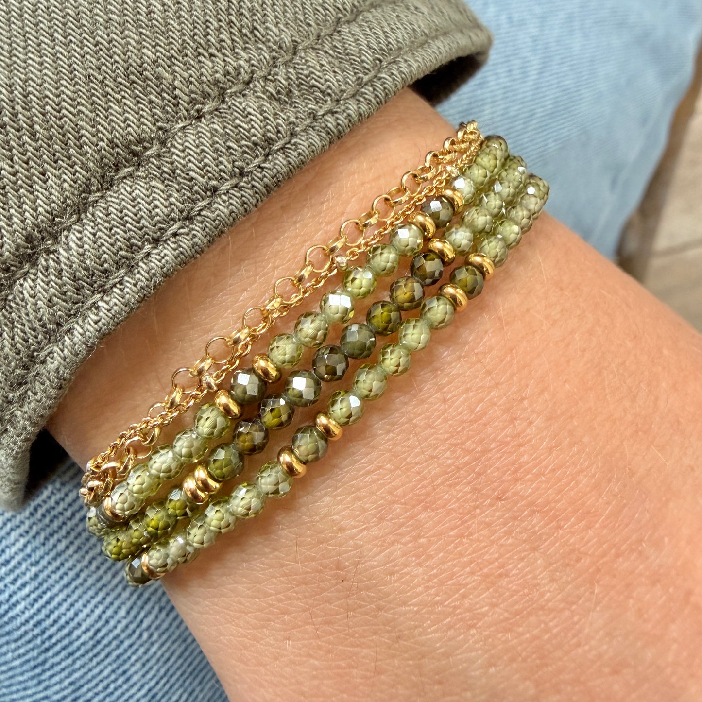 Olive Green Peridot Ombré & Gold Nugget Stretchy Gemstone Bracelet