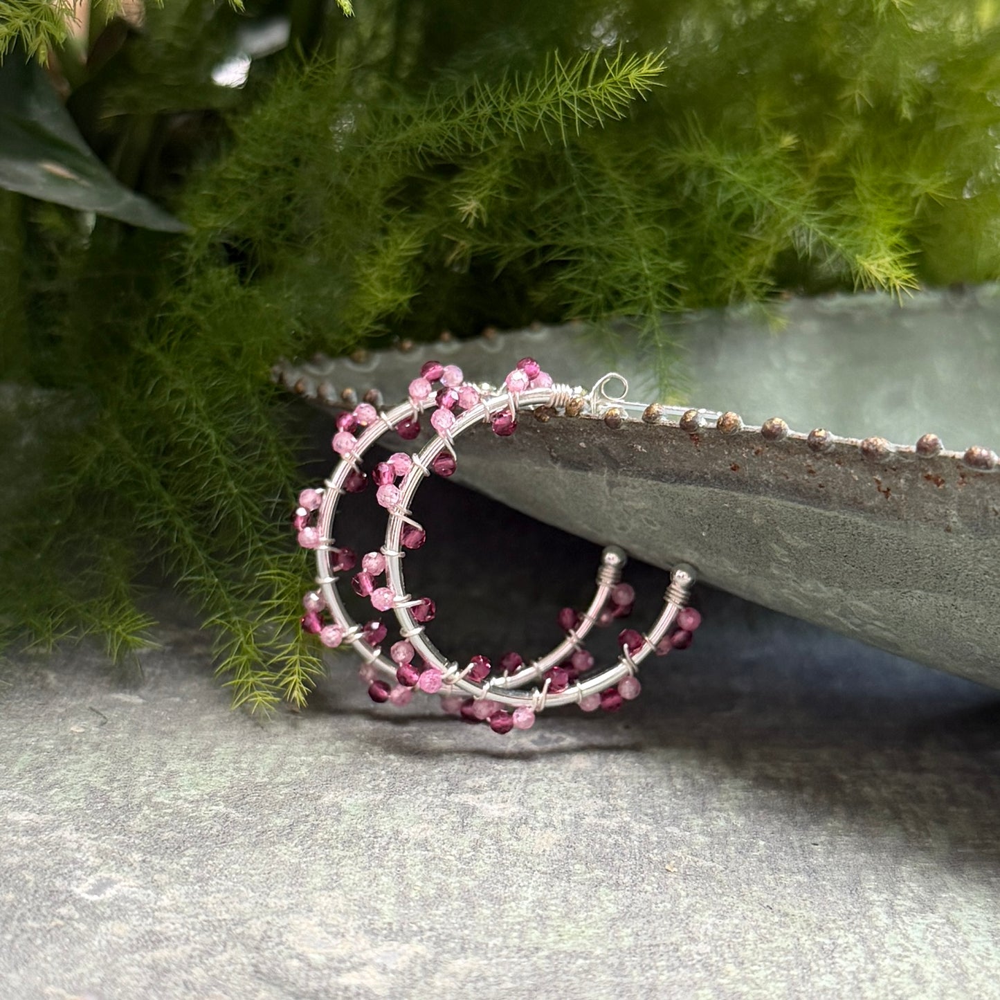 Candy & Fuchsia Pink Garnet Swirl Midi Hoop Beaded Earrings (Silver)