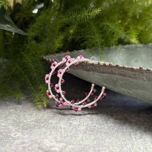 Candy & Fuchsia Pink Garnet Swirl Midi Hoop Beaded Earrings (Silver)