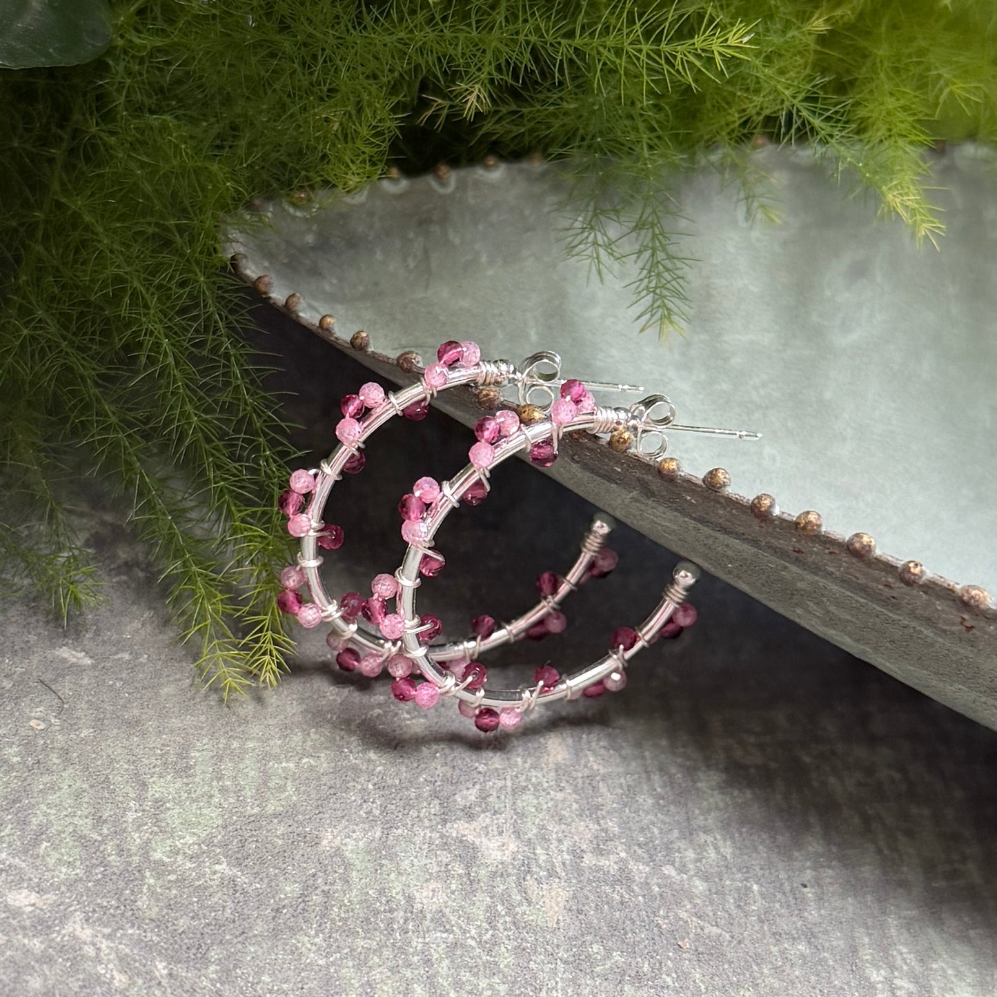 Candy & Fuchsia Pink Garnet Swirl Midi Hoop Beaded Earrings (Silver)