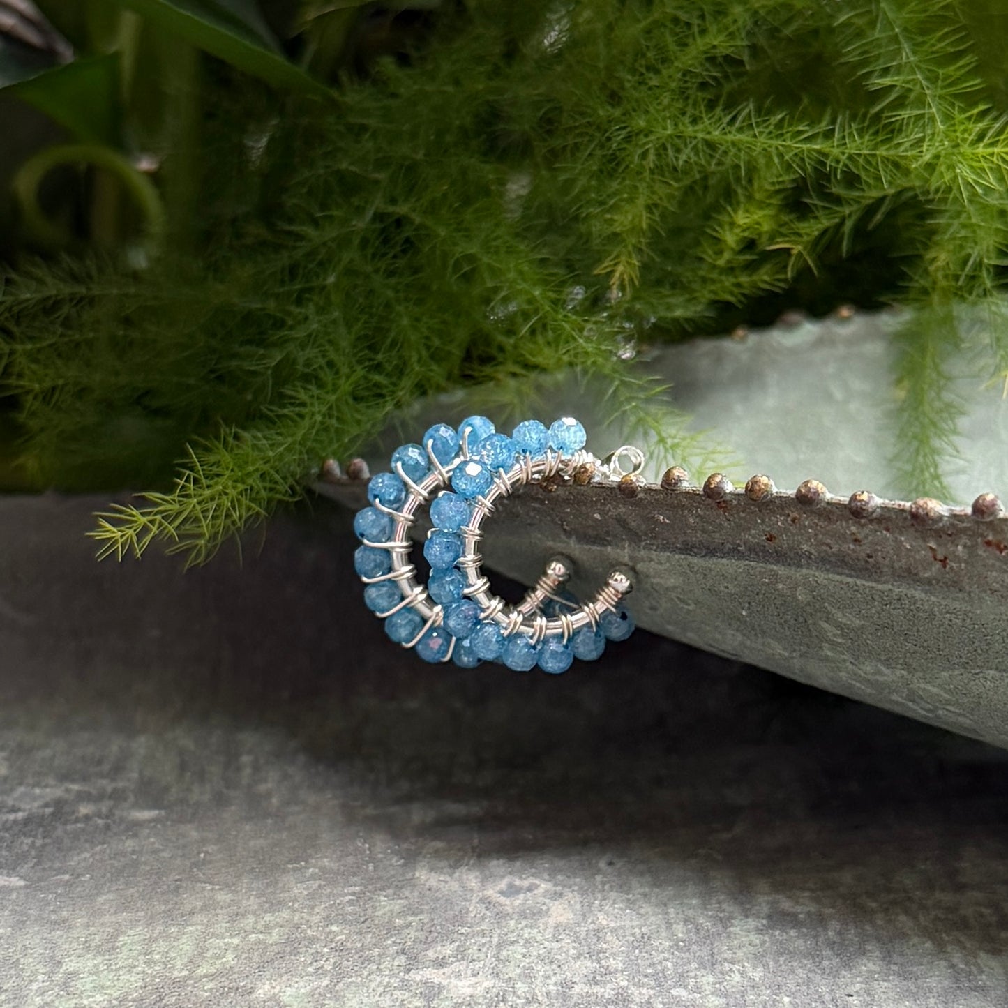 Chunky Dark Cornflower Kyanite Mini Hoop Beaded Earrings (Silver)