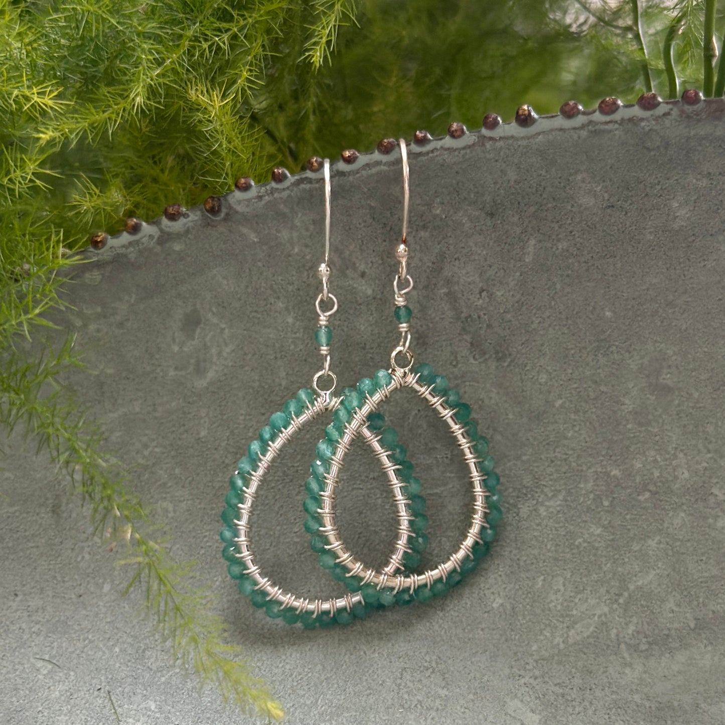 Mint Green Jade Midi Teardrop Beaded Earrings (Silver)