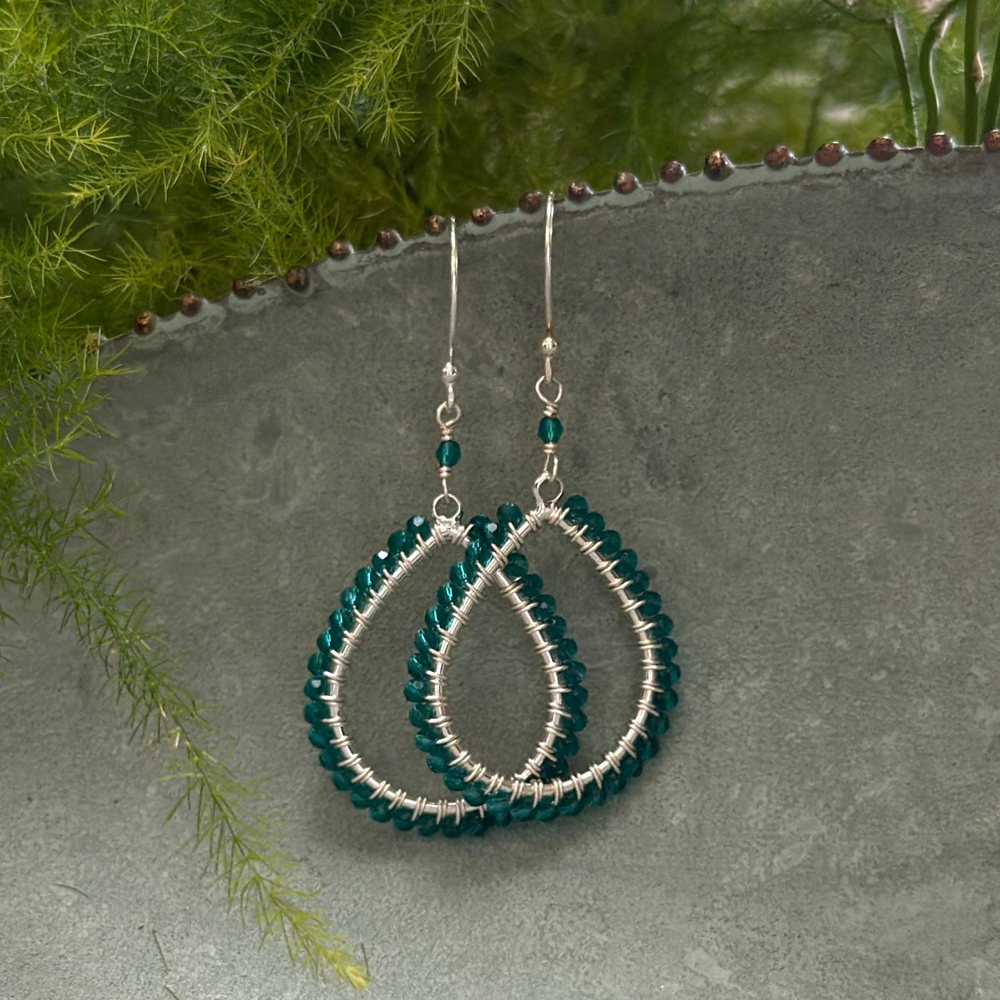 Teal Green Quartz Midi Teardrop Beaded Earrings (Silver)