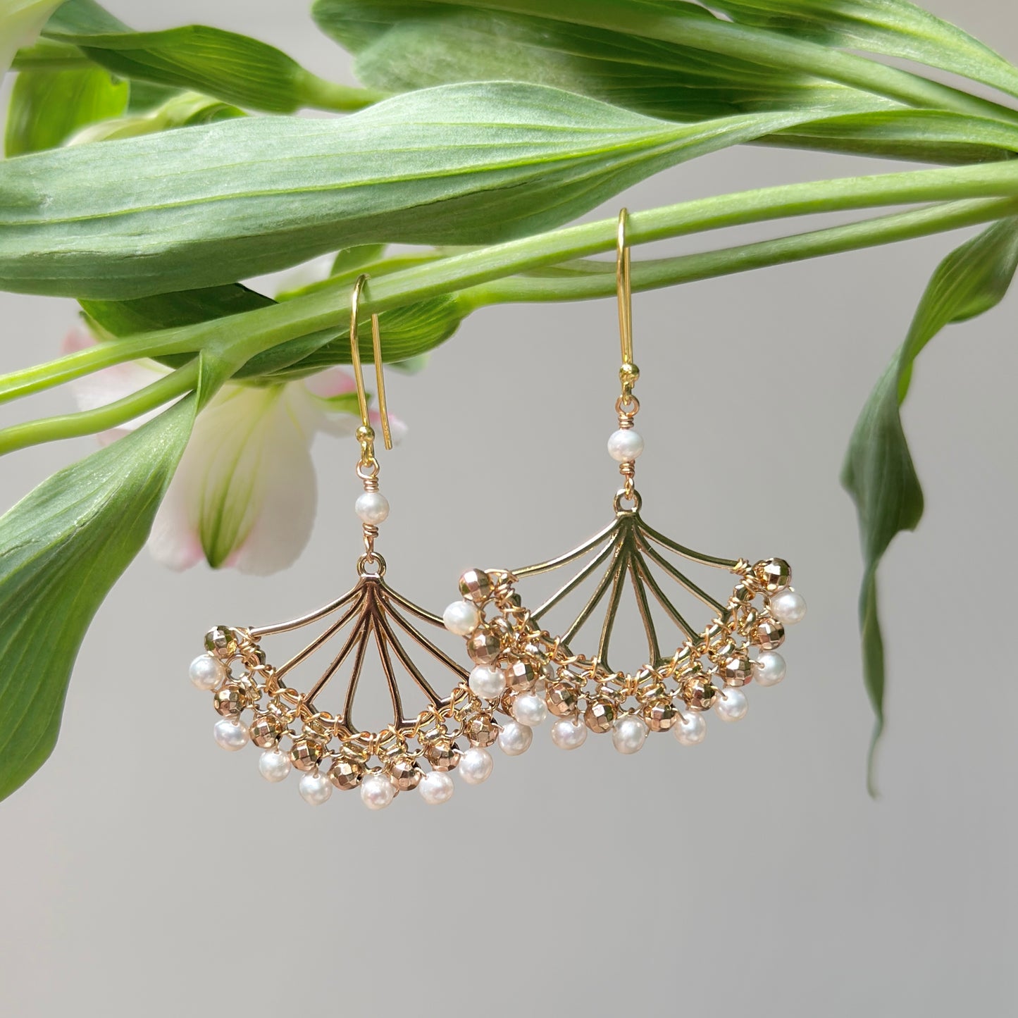 Freshwater Pearl Rolo Fan Beaded Earrings