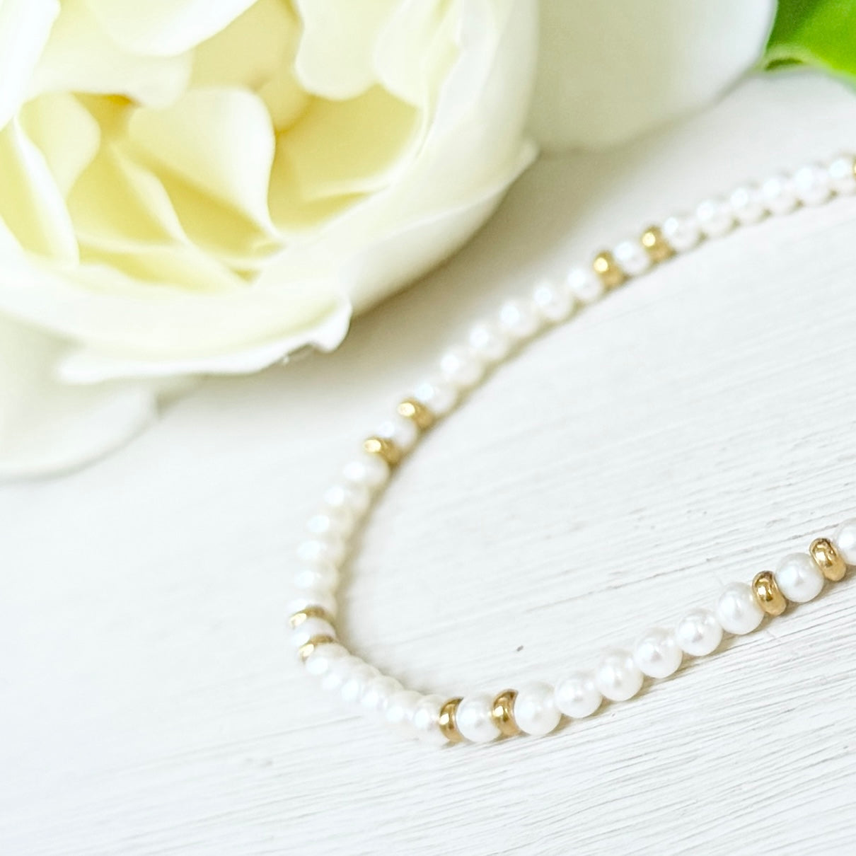 Freshwater Pearl & Double Gold Nugget Stretchy Gemstone Bracelet