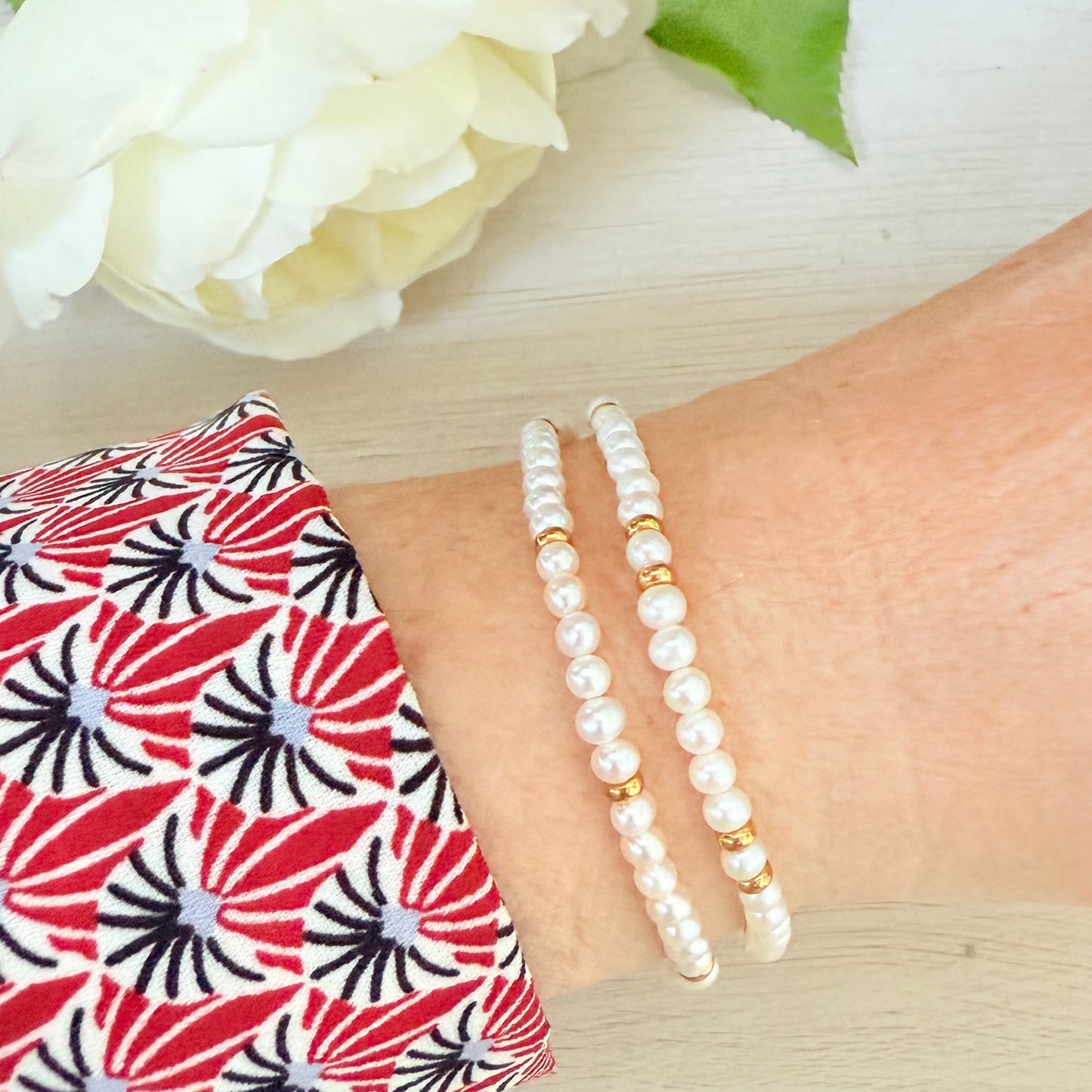 Freshwater Pearl & Double Gold Nugget Stretchy Gemstone Bracelet