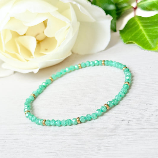 Bright Mint Jade & Single Gold Nugget Stretchy Gemstone Bracelet