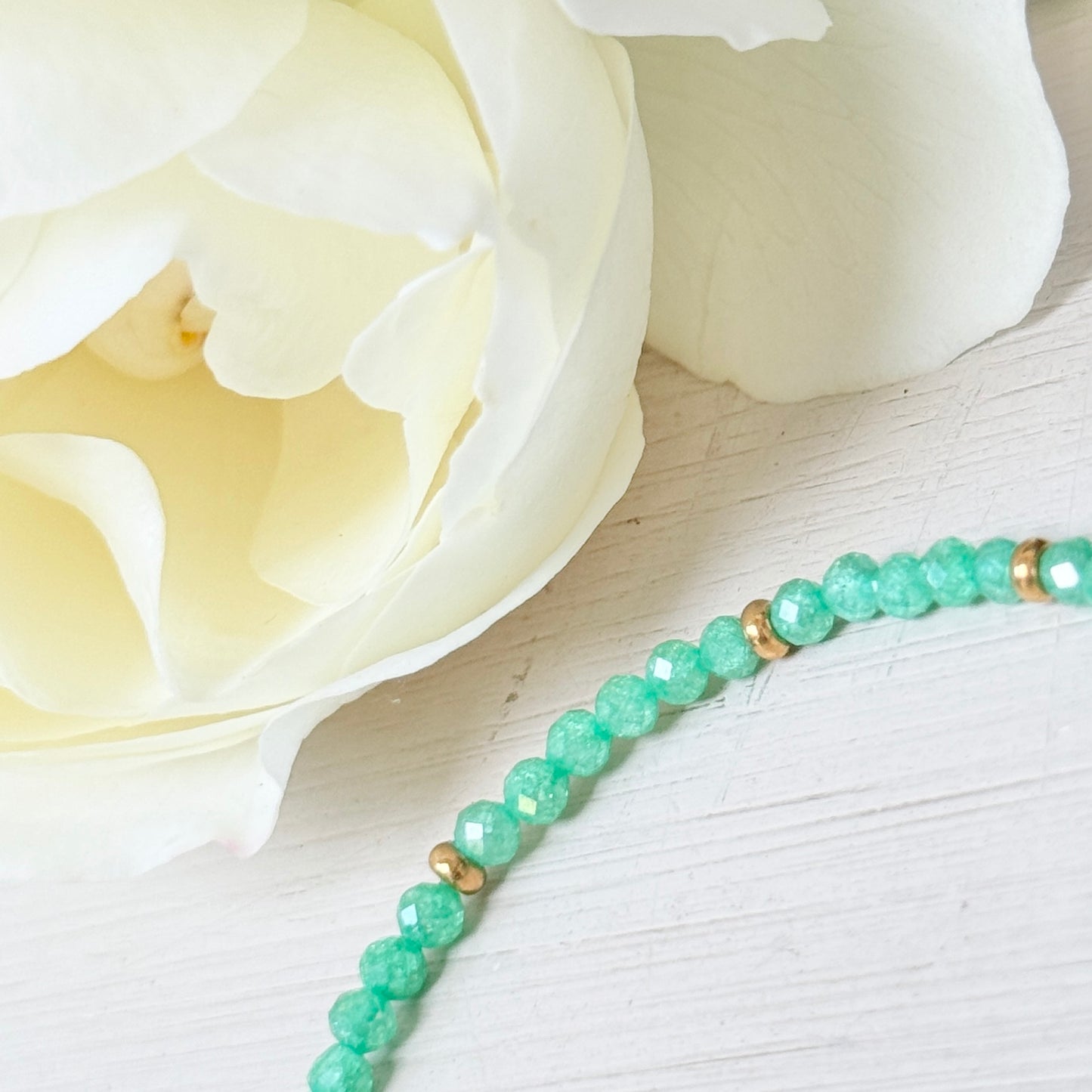 Bright Mint Jade & Single Gold Nugget Stretchy Gemstone Bracelet