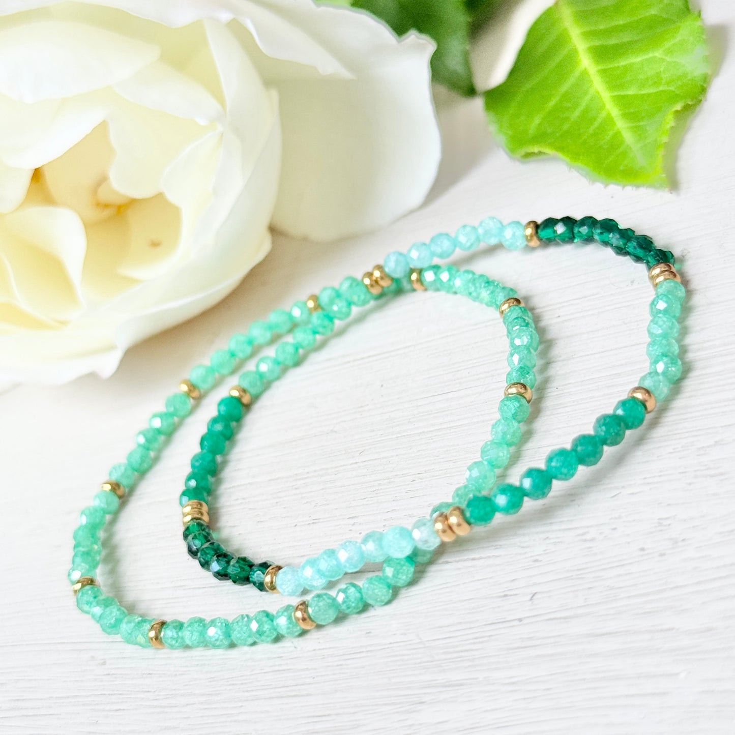 Green Jade Ombré & Gold Nugget Stretchy Gemstone Bracelet