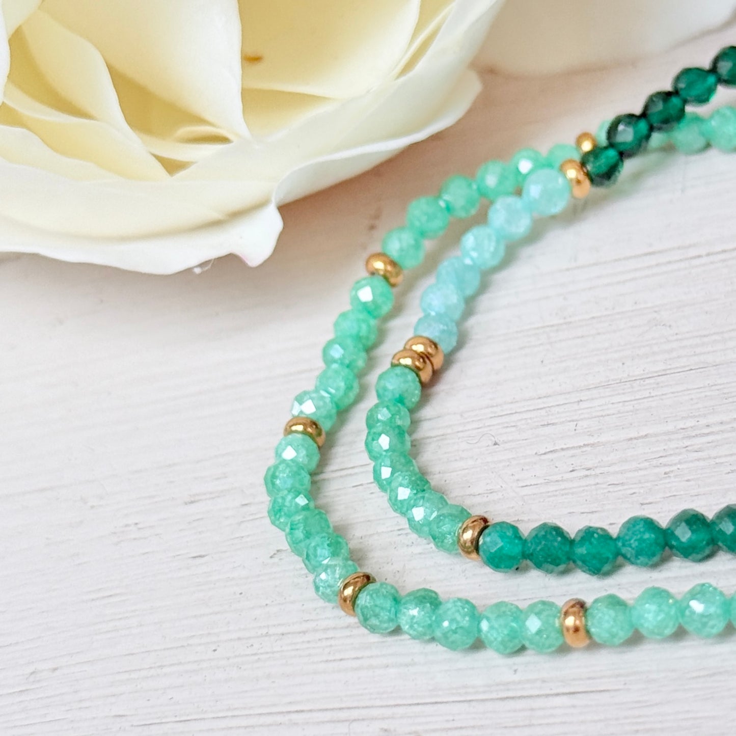 Green Jade Ombré & Gold Nugget Stretchy Gemstone Bracelet