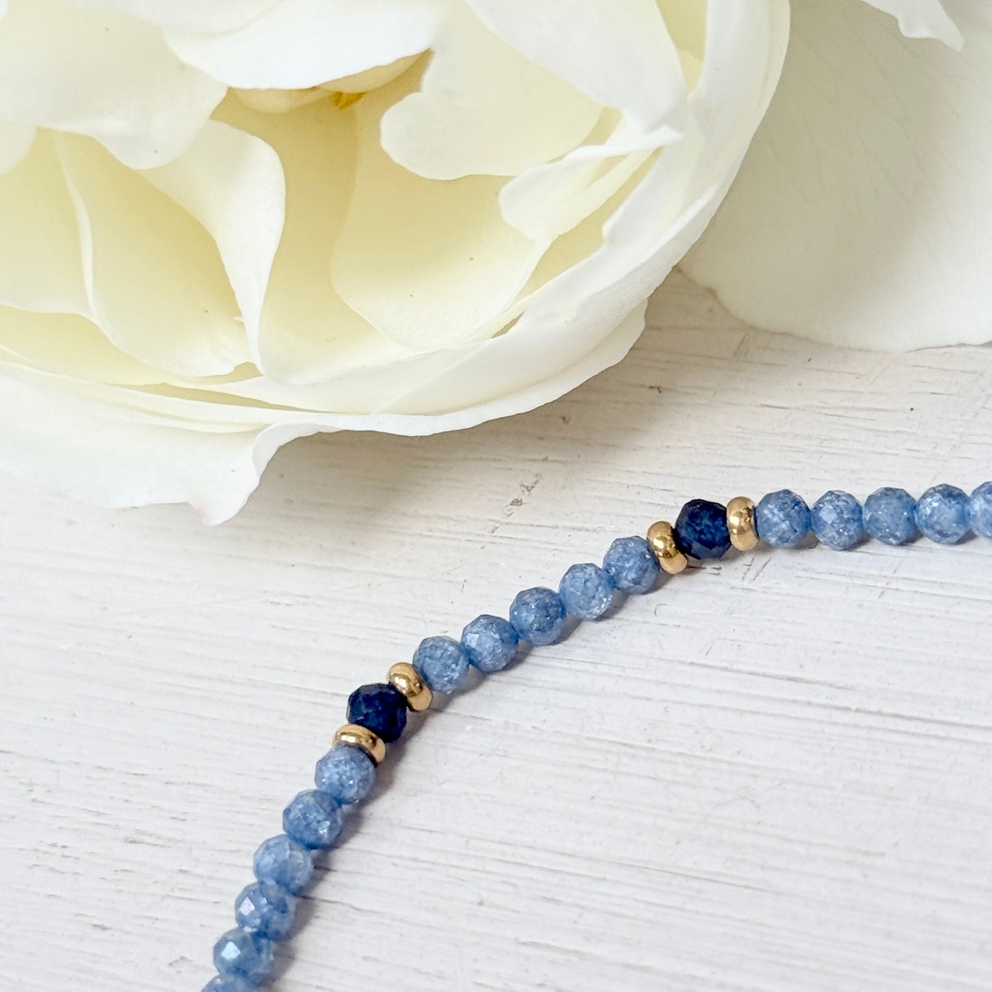 Denim Iolite & Double Gold Nugget Stretchy Gemstone Bracelet
