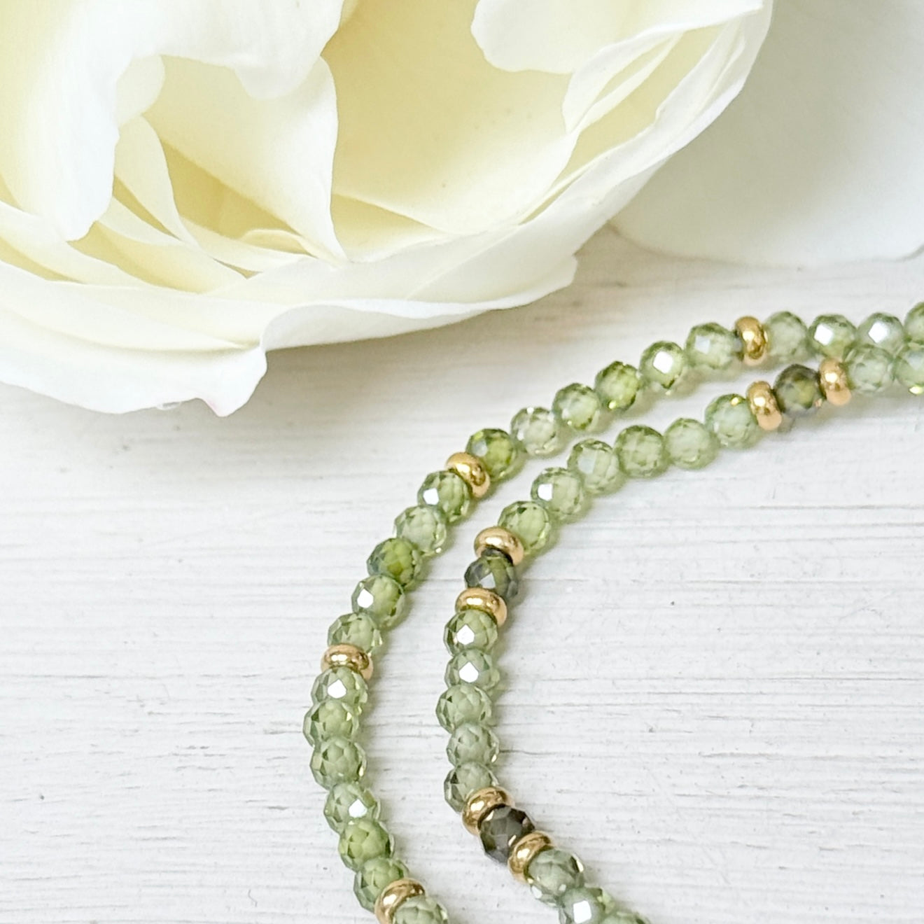Olive Peridot & Single Gold Nugget Stretchy Gemstone Bracelet