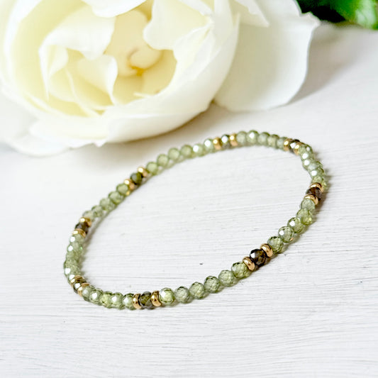 Olive Peridot & Double Gold Nugget Stretchy Gemstone Bracelet