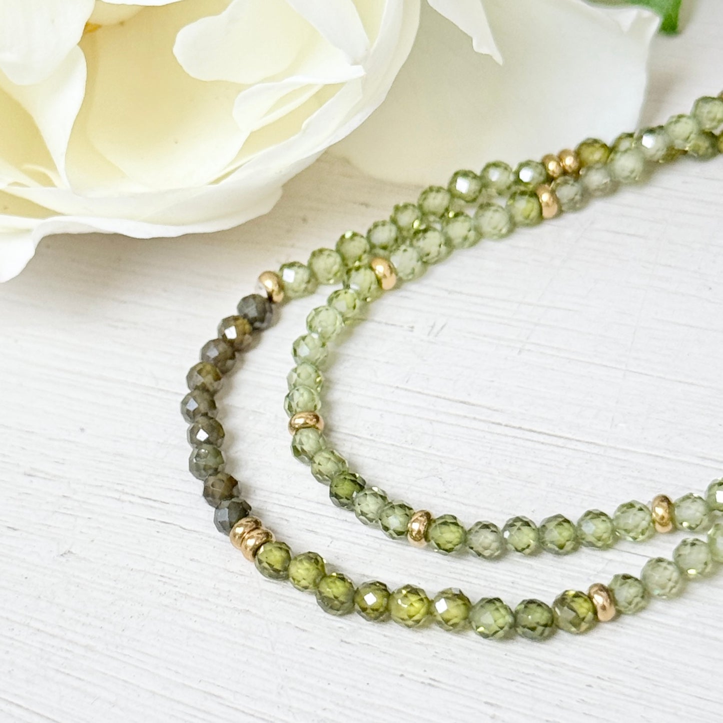 Olive Green Peridot Ombré & Gold Nugget Stretchy Gemstone Bracelet