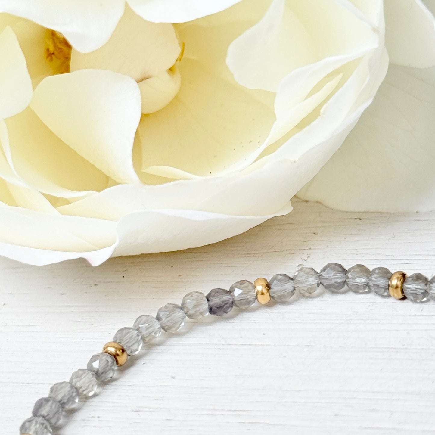 Taupe Agate & Single Gold Nugget Stretchy Gemstone Bracelet